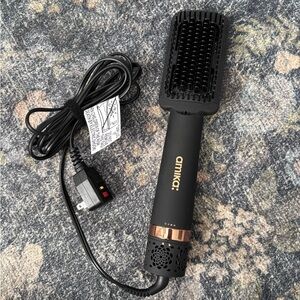 Amika Blow Dryer Brush